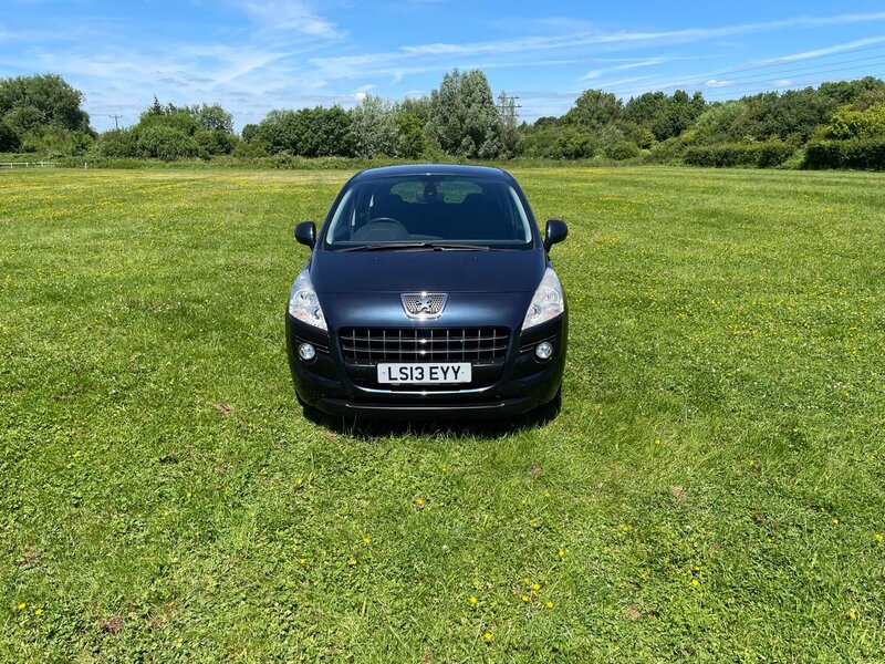 View PEUGEOT 3008 E-HDI ACTIVE
